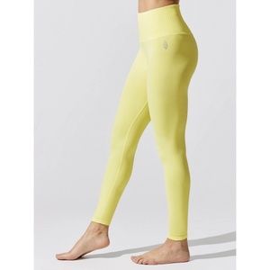 ✨NWT✨ FREE PEOPLE Movement Good Karma Legging in Starfruit Yellow green Sz M/L